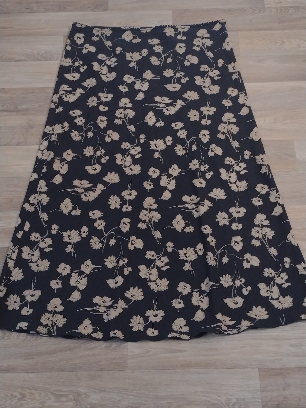 Old Navy Black A-Line Skirt with Beige Floral Print